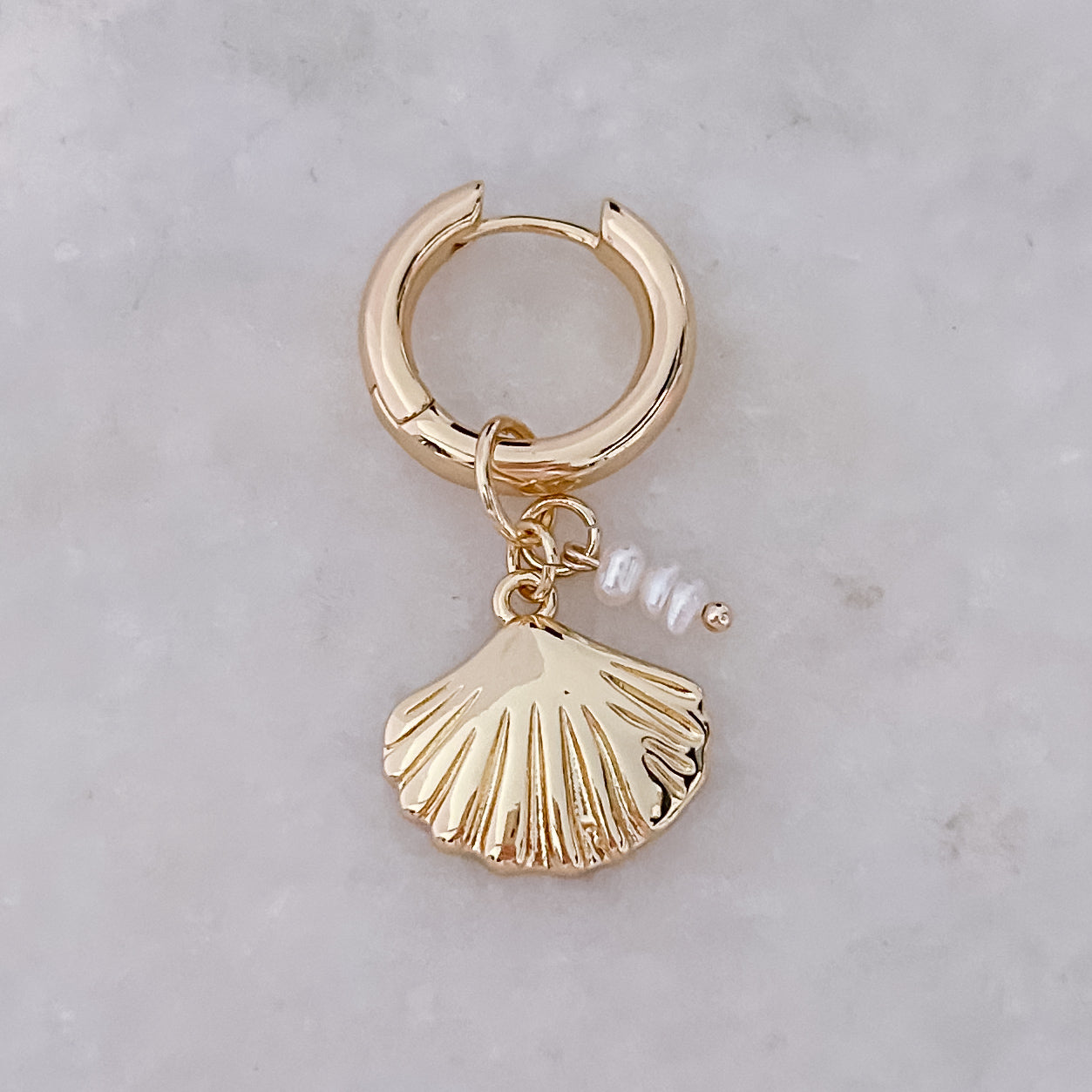 Shell + Pearls - Basic Bold Hoop