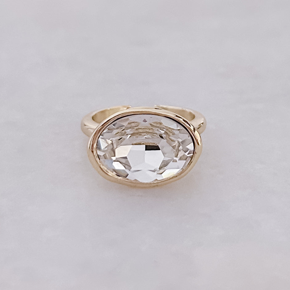 Big Oval Diamand Ring