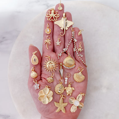 Tiny Gold Shell - Charm