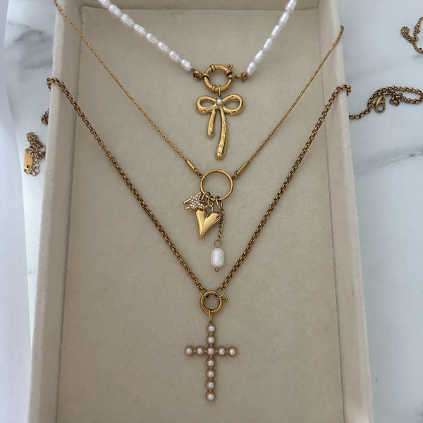 Colette Bow - Charm
