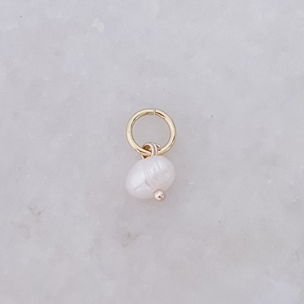 Oval Pearl - Charm