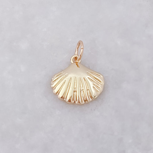 Gold Shell - Charm